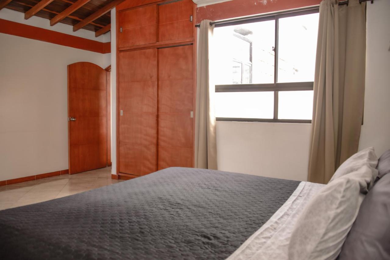 Calle 8 Suites Medellin Ngoại thất bức ảnh