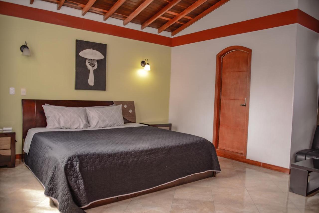 Calle 8 Suites Medellin Ngoại thất bức ảnh