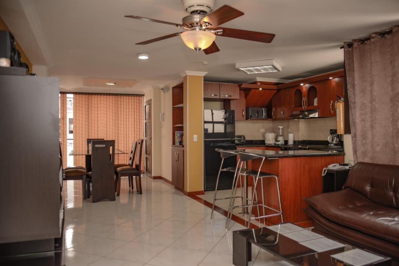 Calle 8 Suites Medellin Ngoại thất bức ảnh
