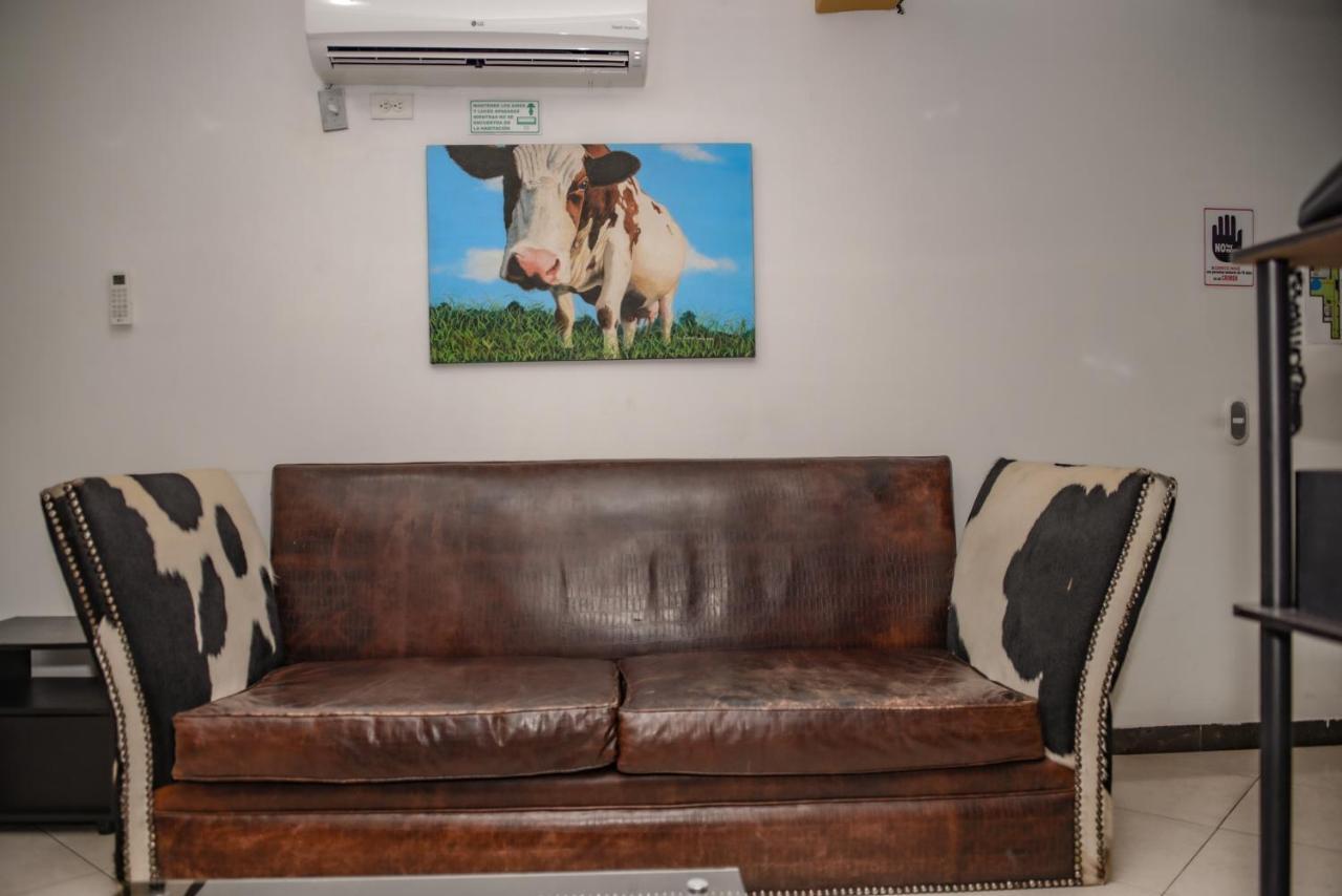 Calle 8 Suites Medellin Ngoại thất bức ảnh