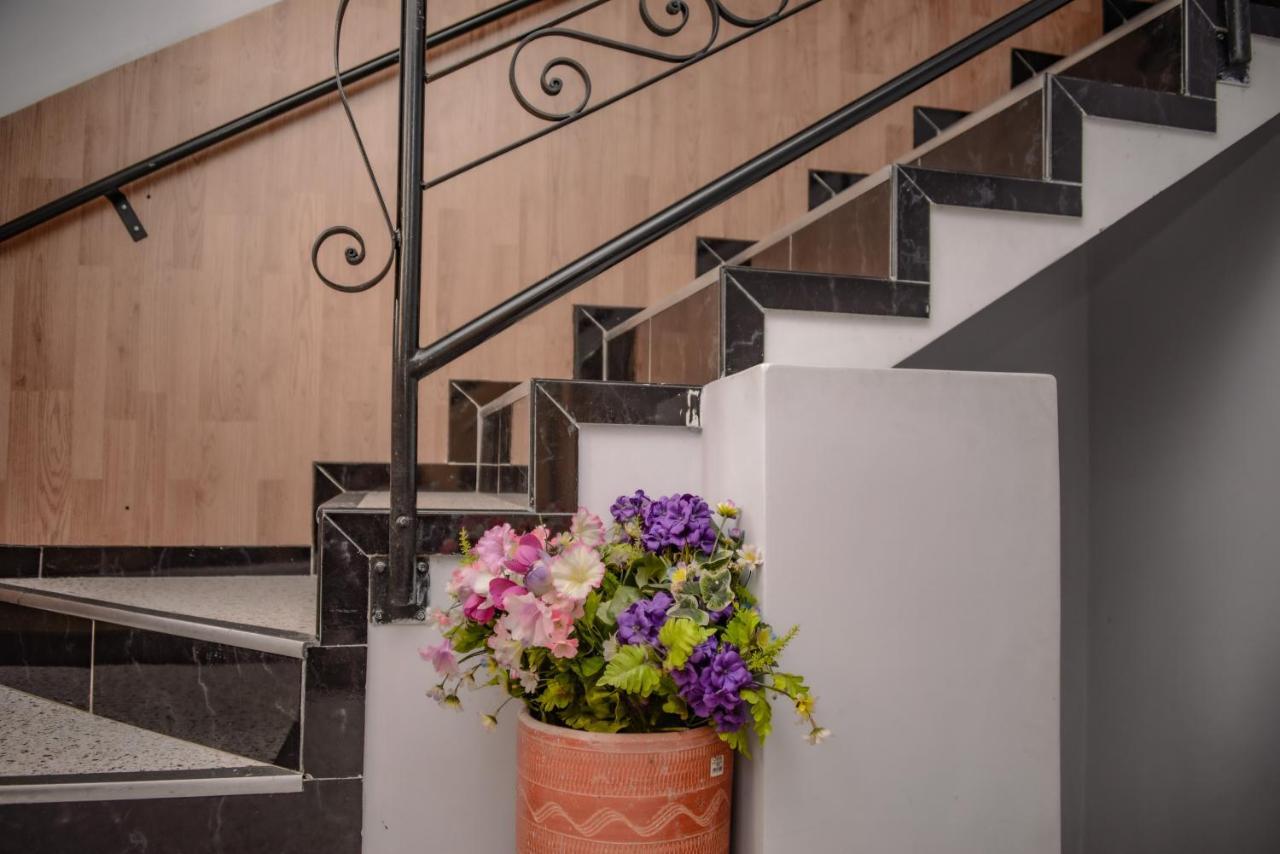 Calle 8 Suites Medellin Ngoại thất bức ảnh