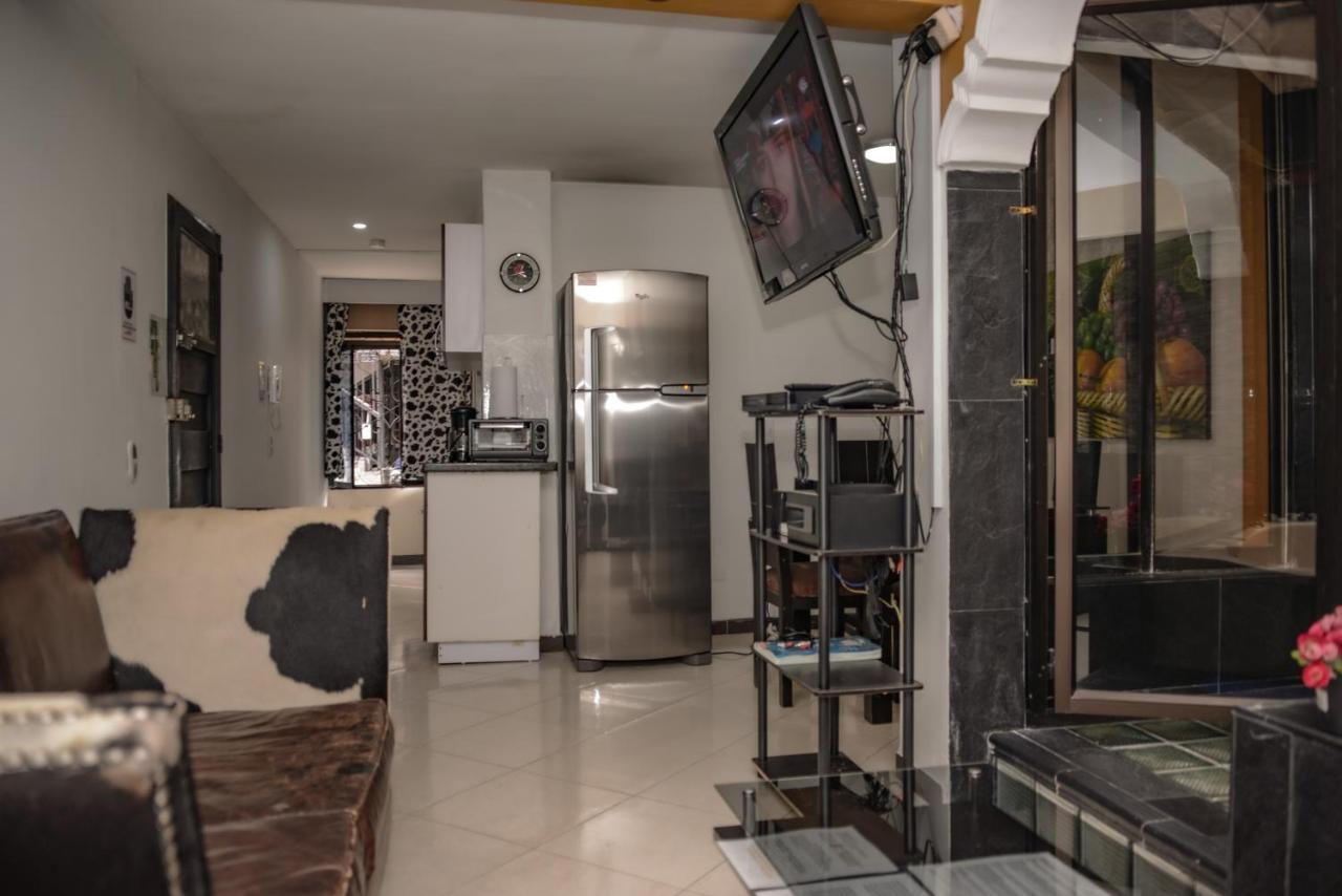 Calle 8 Suites Medellin Ngoại thất bức ảnh
