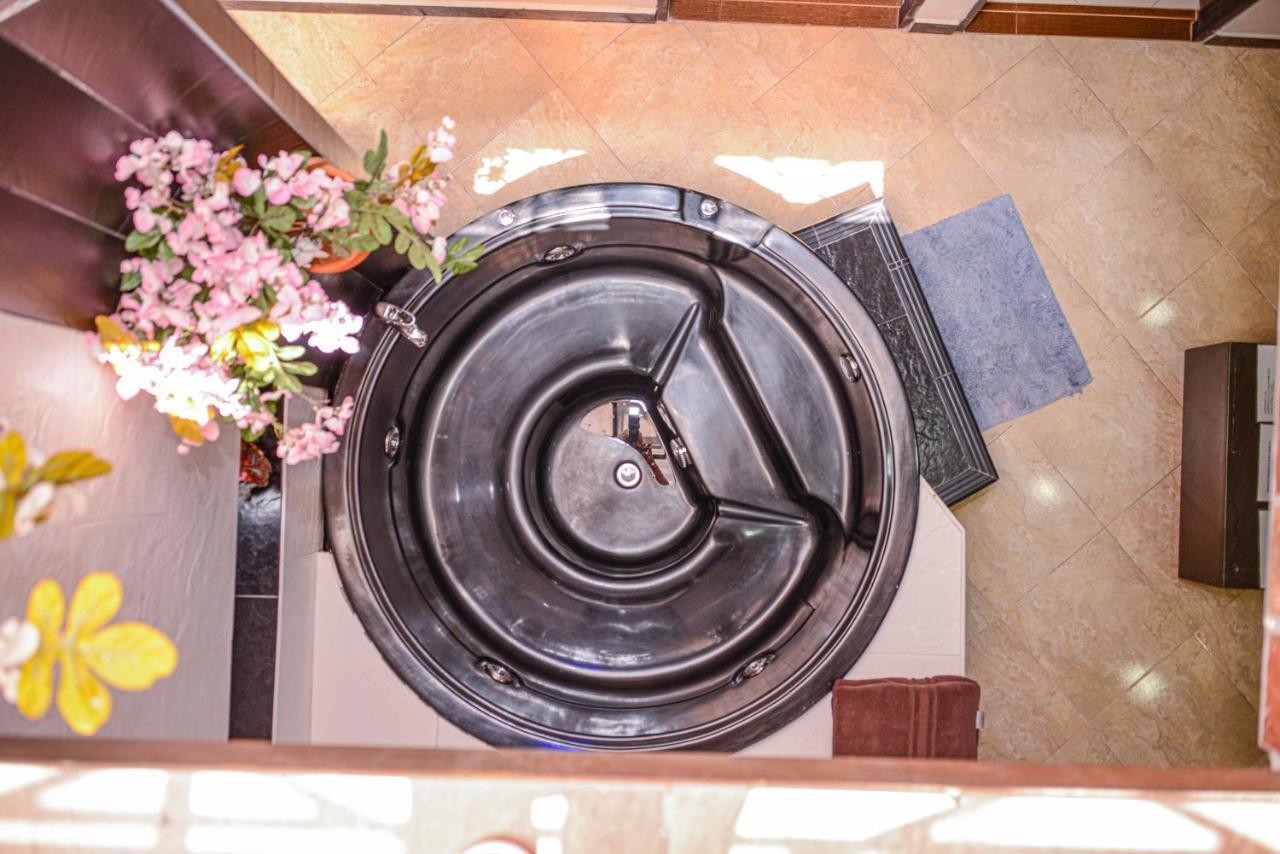 Calle 8 Suites Medellin Ngoại thất bức ảnh