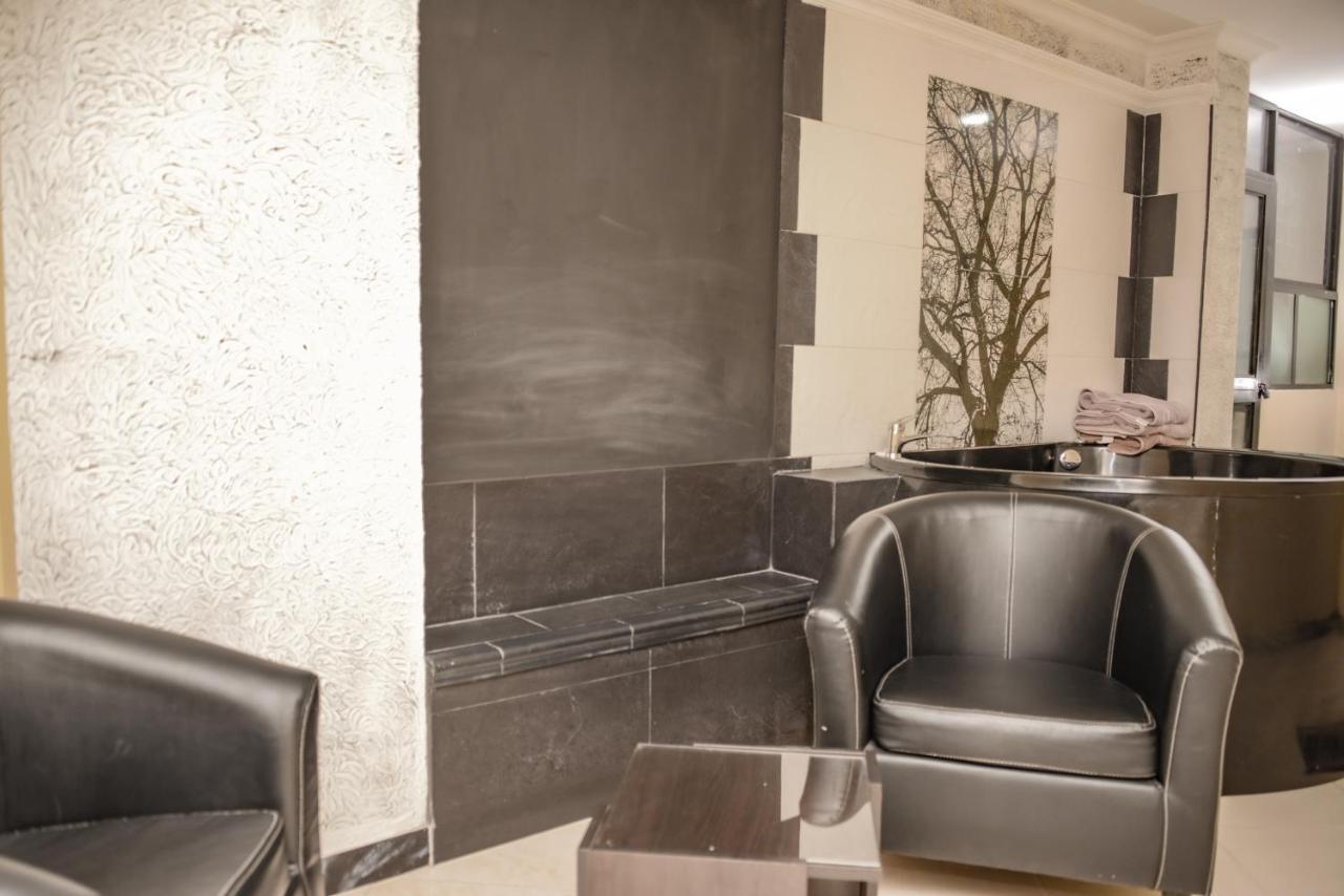 Calle 8 Suites Medellin Ngoại thất bức ảnh